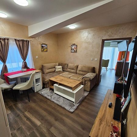 Апартамент Бела / Apartment Bela Raduil Exterior photo